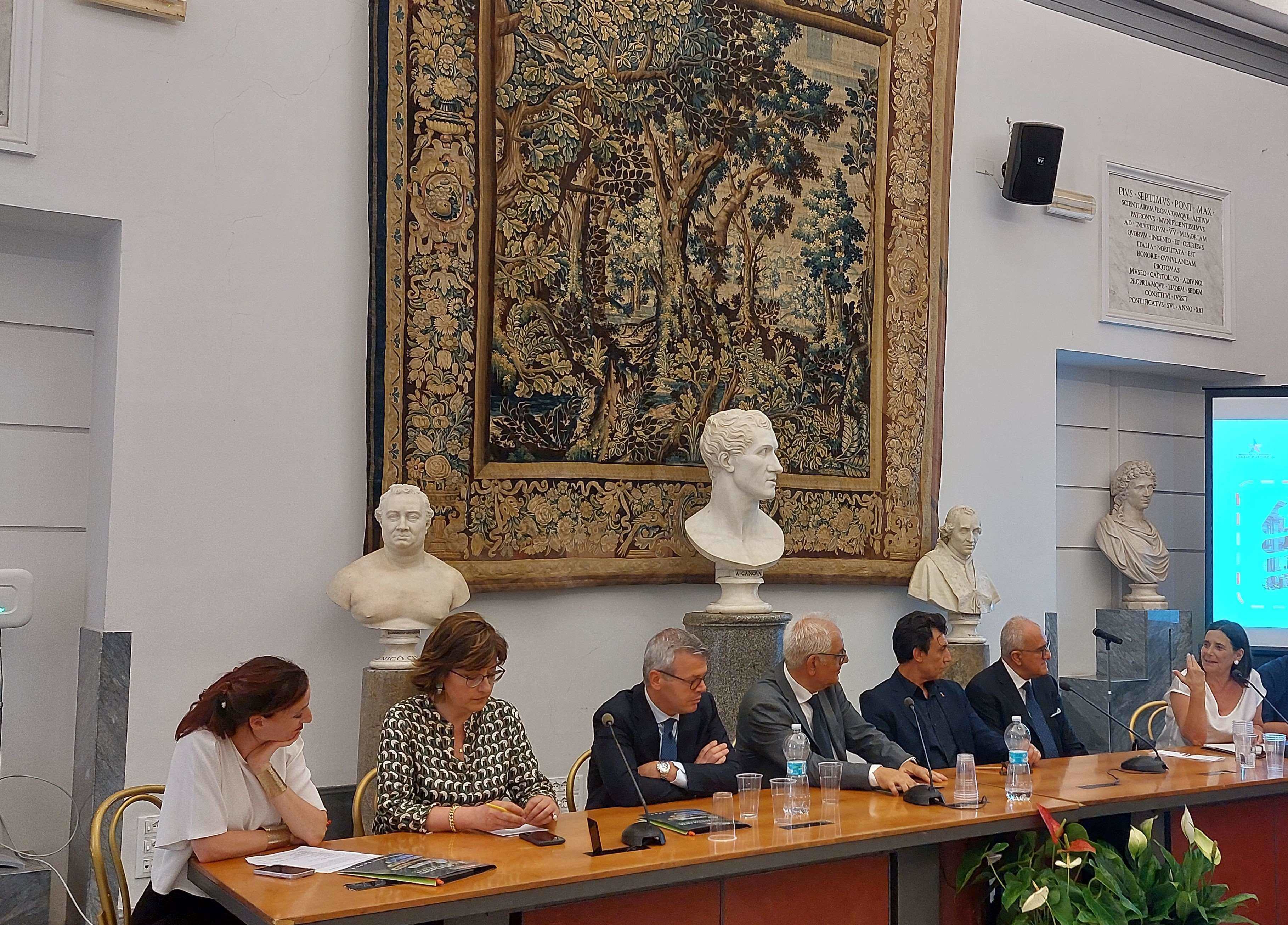 Tavolo_Opinion_Leader_del_5_luglio_-_un_momento.jpg